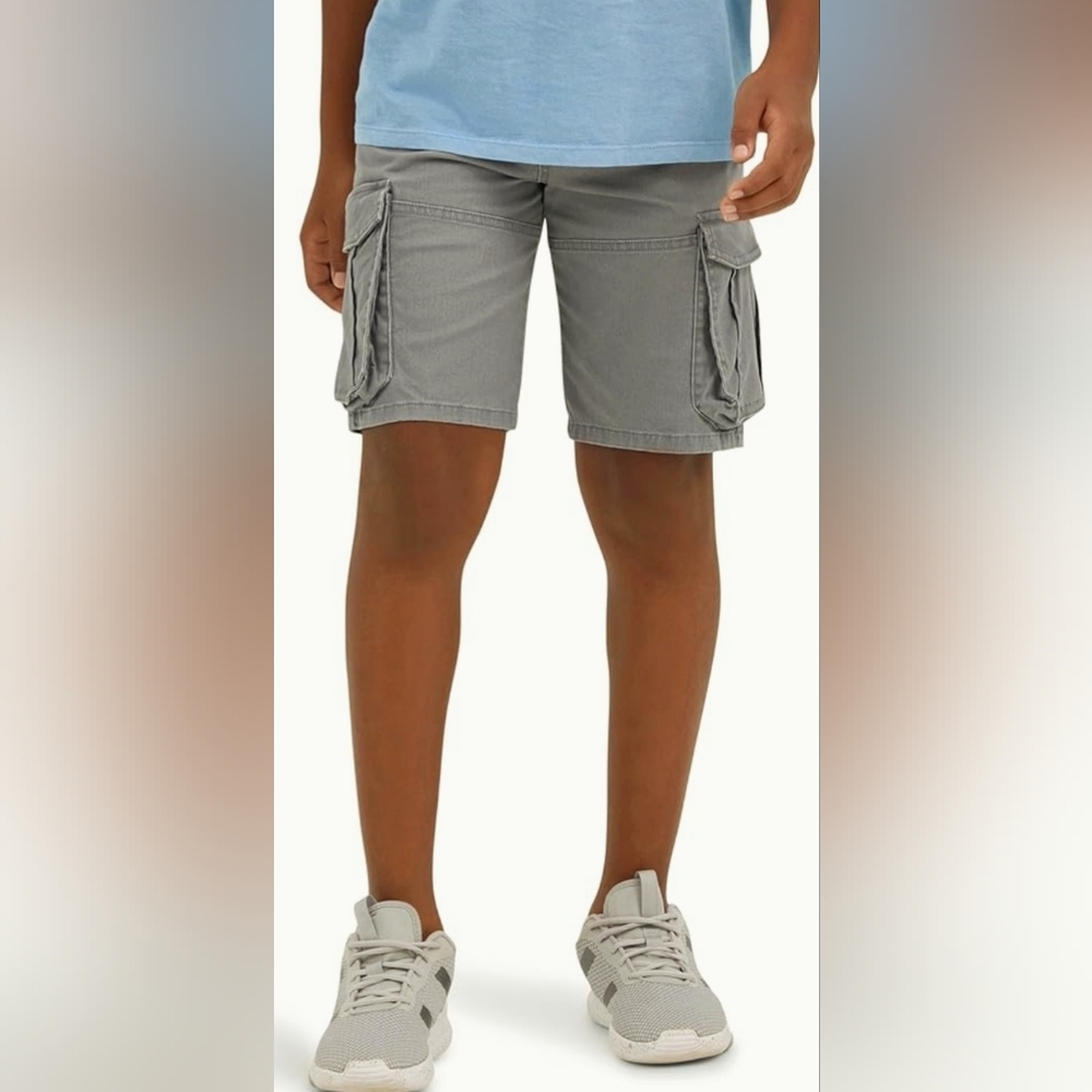 Old Navy Boys Cargo Shorts in Gray